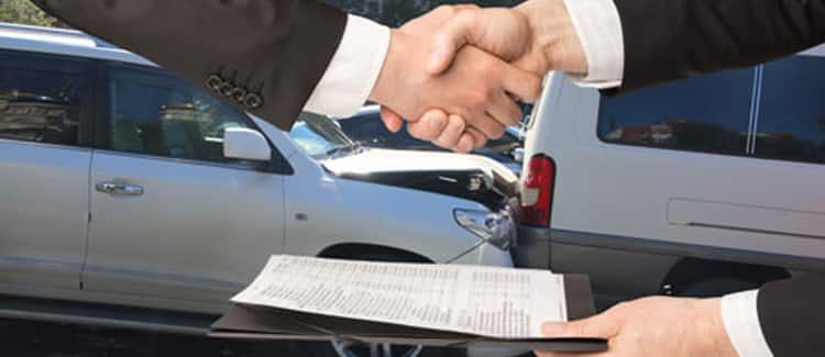 Cashless vs. Reimbursement Car Insurance Claims: Pros and Cons